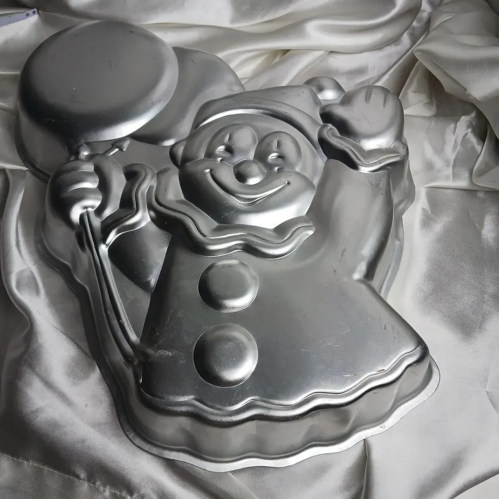 VINTAGE WILTON CLOWN WITH BALLOONS CAKE PAN